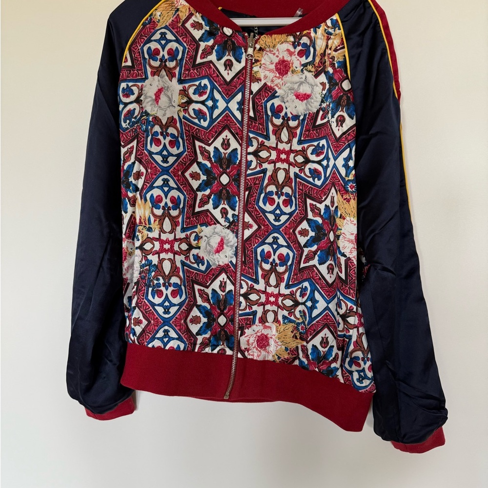 NWT DOLCE CABO Patterned Bomber Jacket